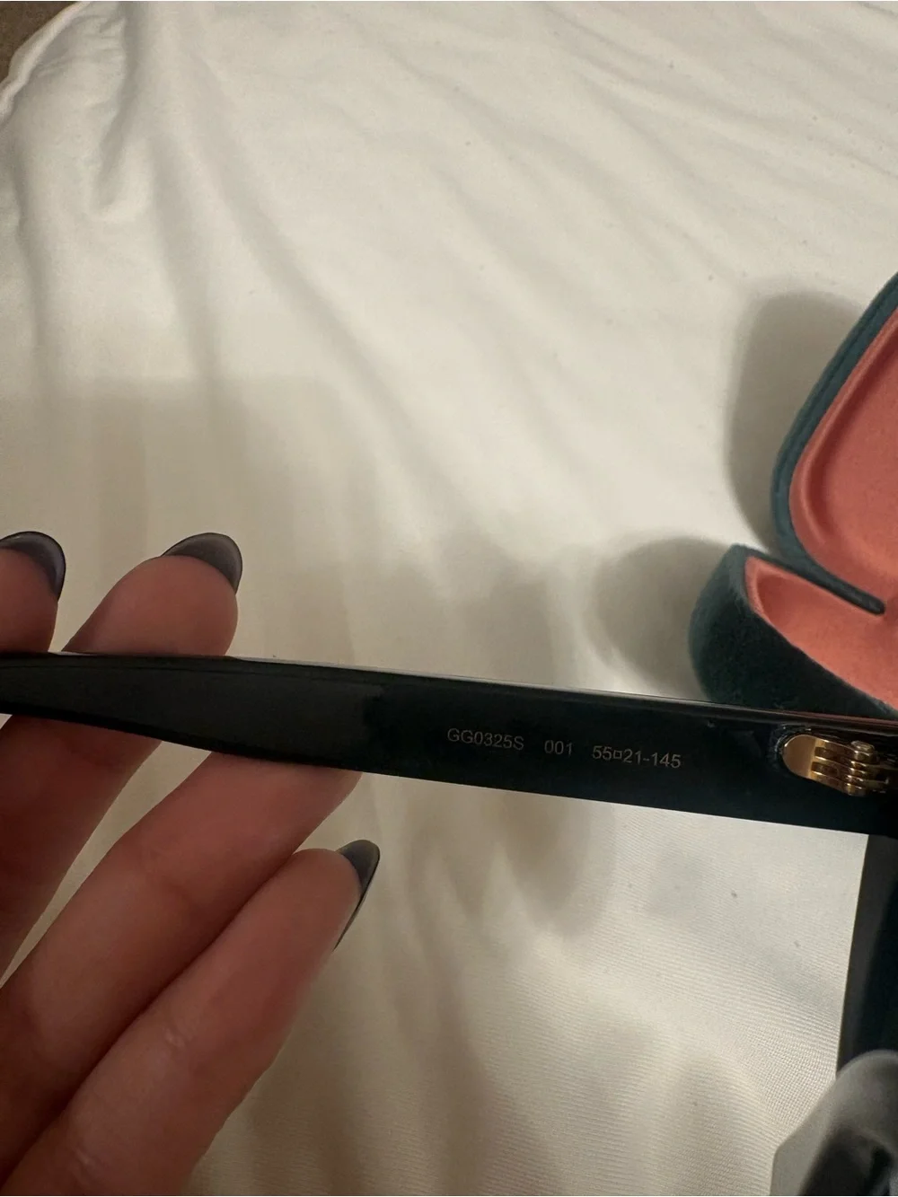 Gucci Black Round Sunglasses with green Case